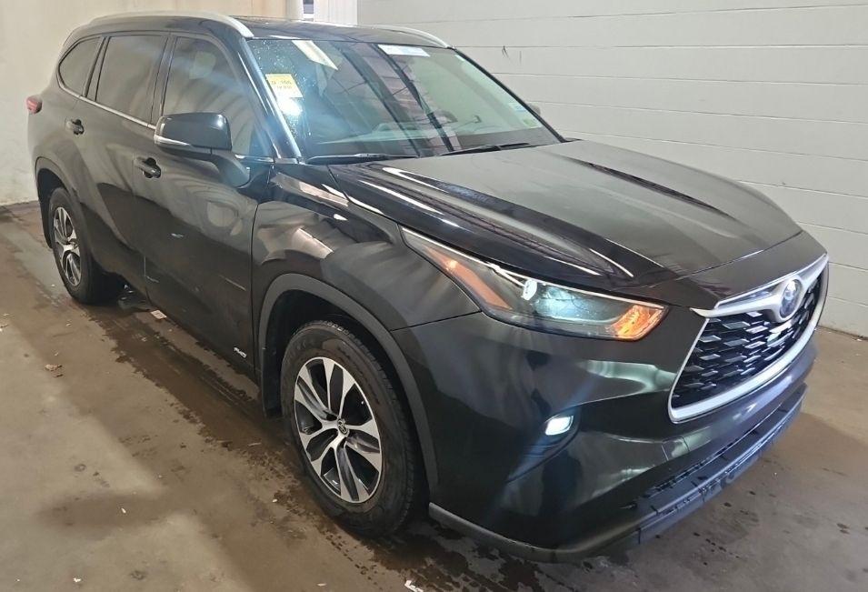 Toyota Highlander Hybrid  2022