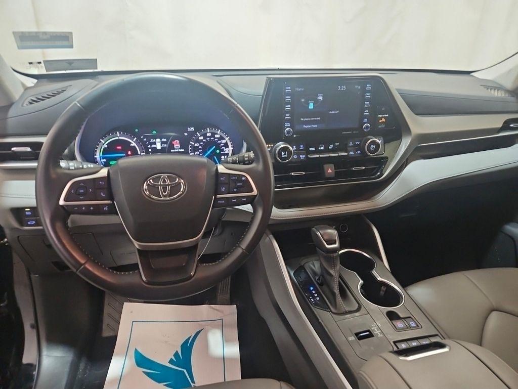 Toyota Highlander Hybrid  2022