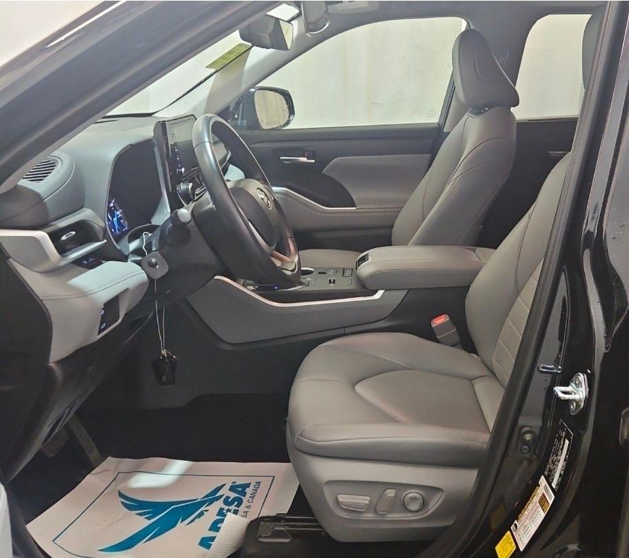 Toyota Highlander Hybrid  2022