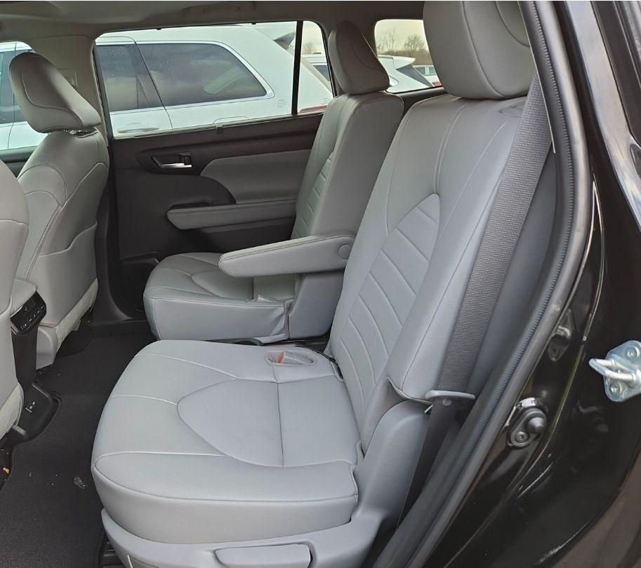 Toyota Highlander Hybrid  2022