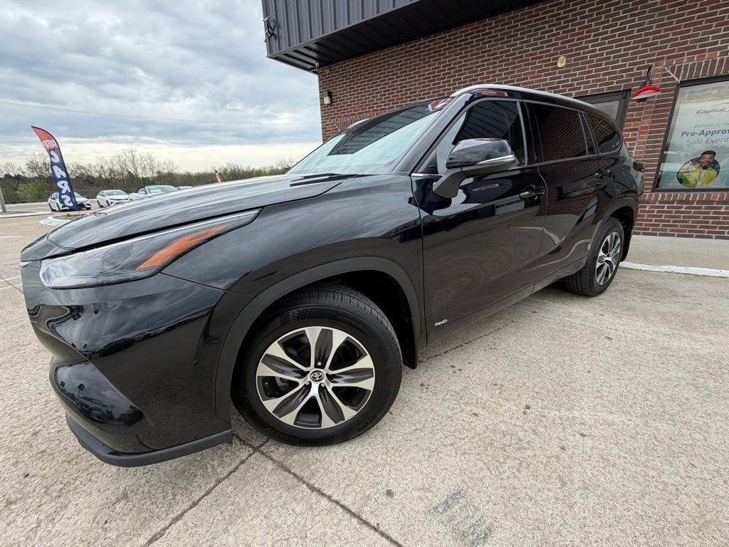 Toyota Highlander Hybrid  2022