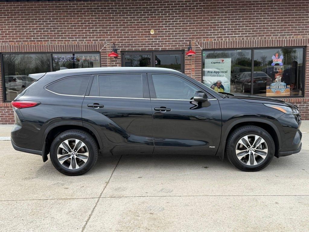 Toyota Highlander Hybrid  2022