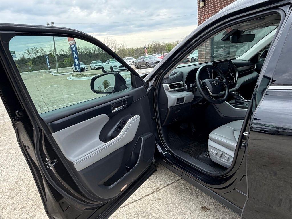 Toyota Highlander Hybrid  2022