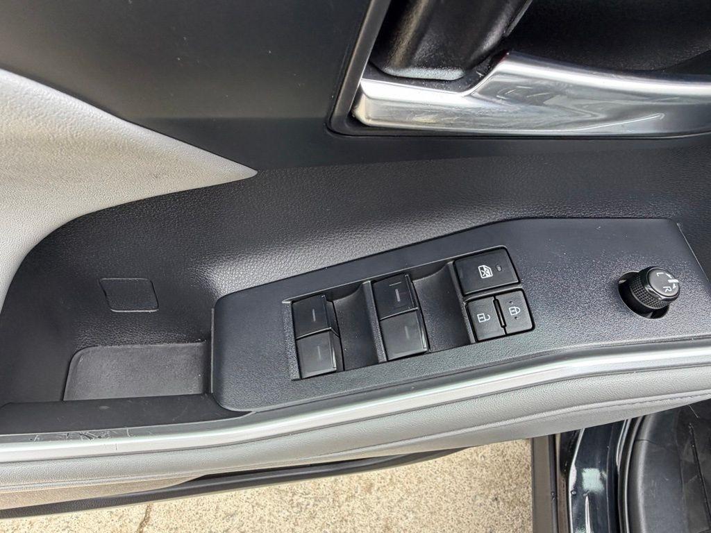 Toyota Highlander Hybrid  2022