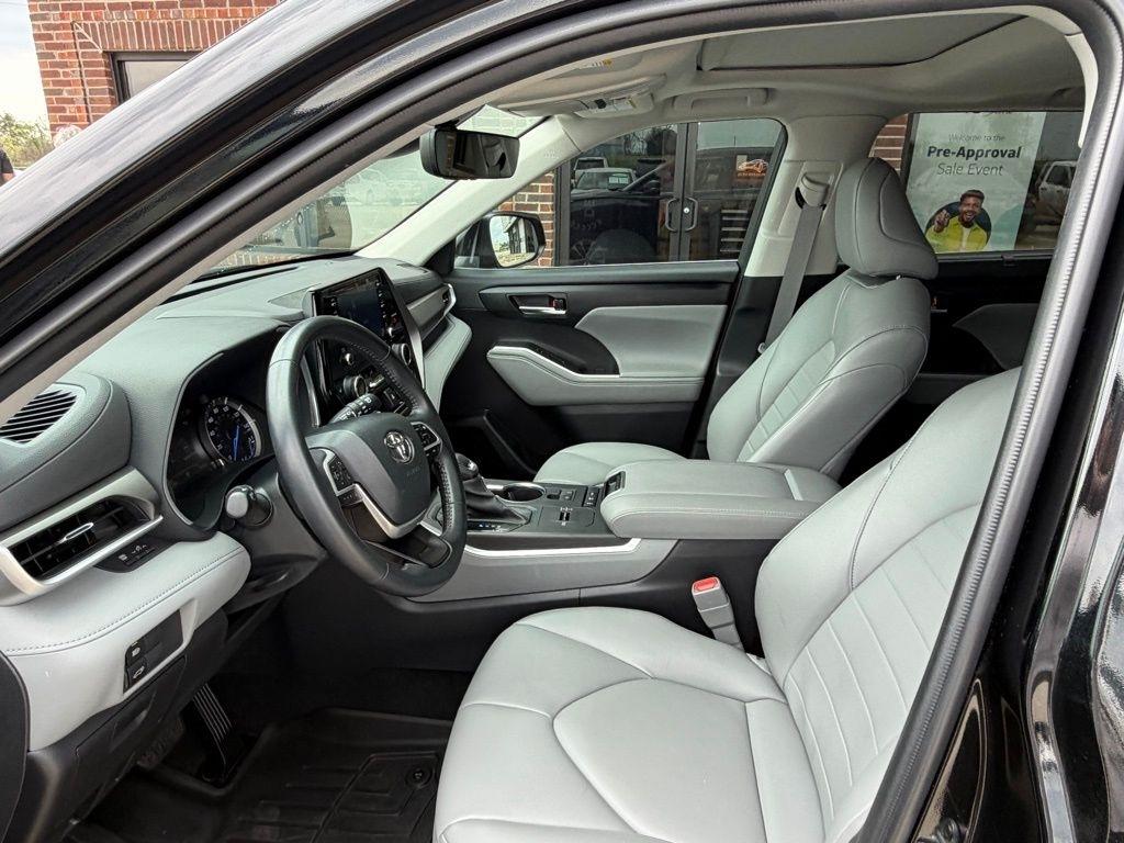 Toyota Highlander Hybrid  2022