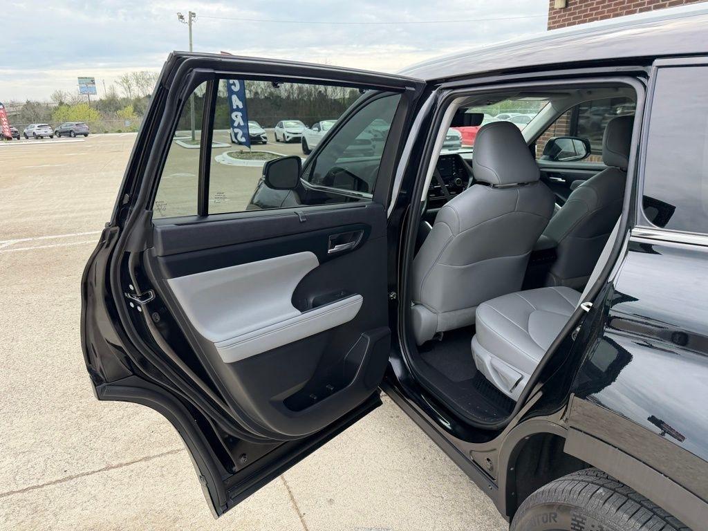 Toyota Highlander Hybrid  2022