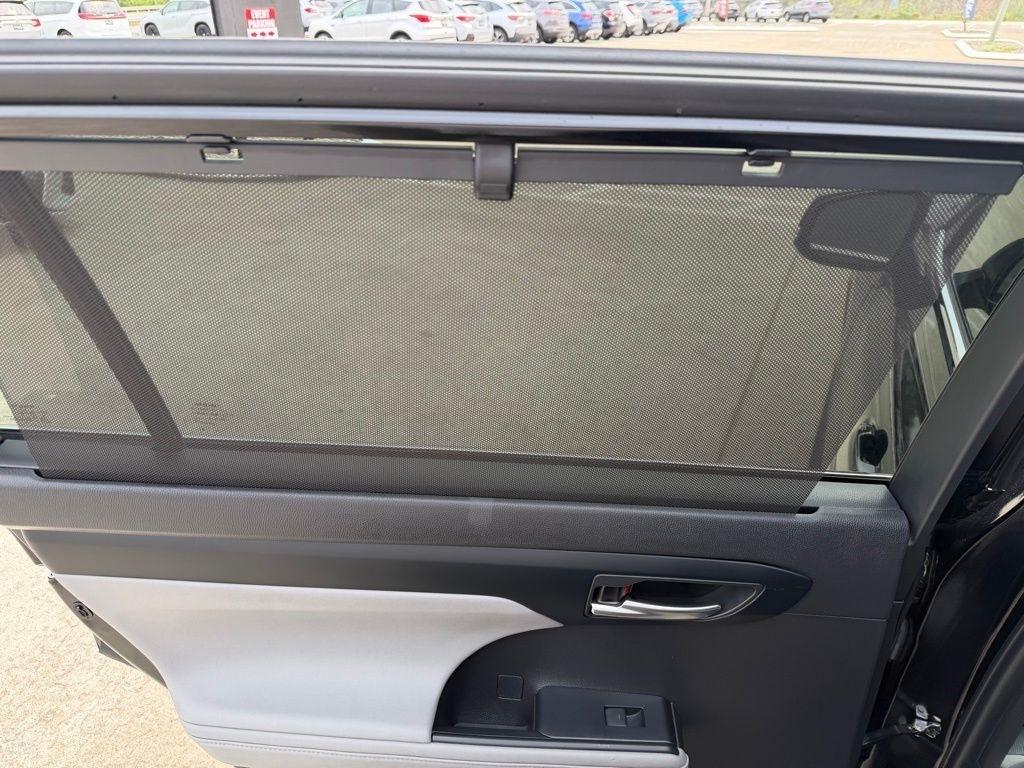 Toyota Highlander Hybrid  2022