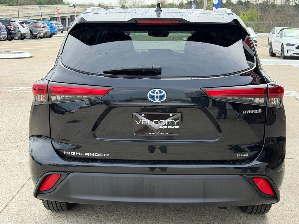 Toyota Highlander Hybrid  2022