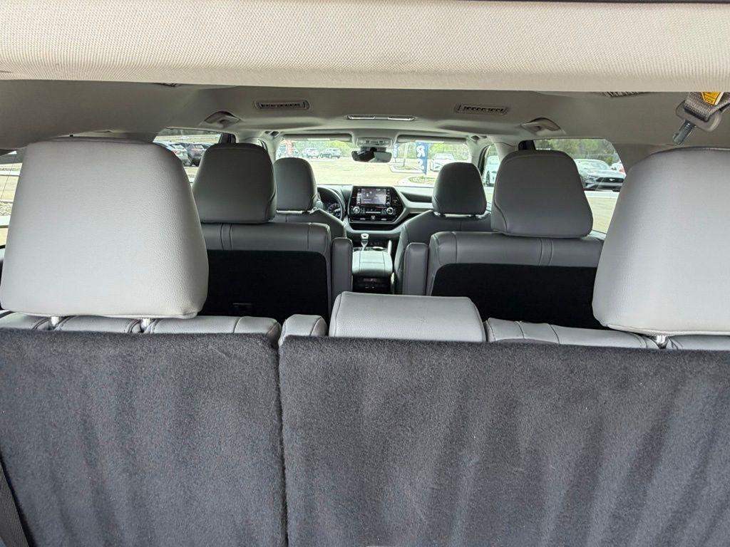 Toyota Highlander Hybrid  2022