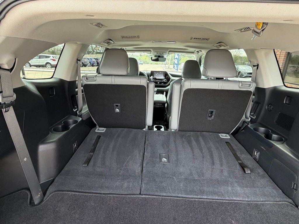 Toyota Highlander Hybrid  2022