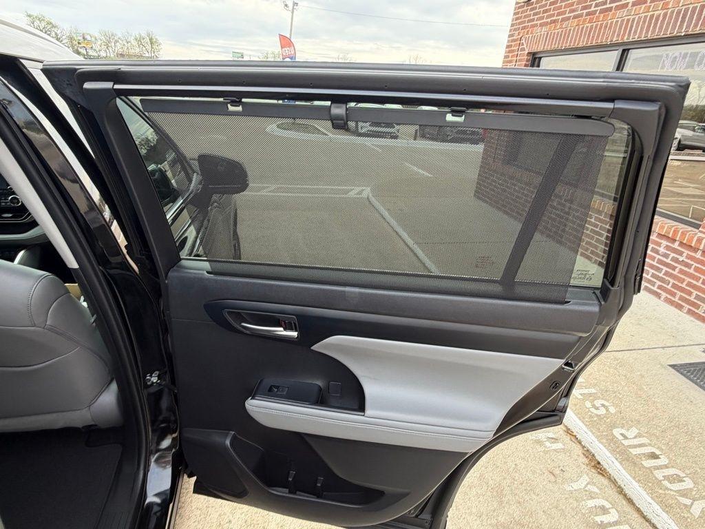 Toyota Highlander Hybrid  2022