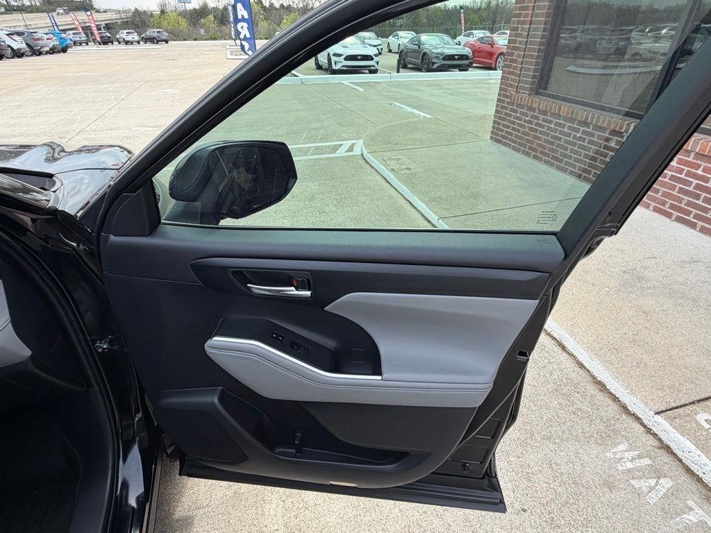 Toyota Highlander Hybrid  2022