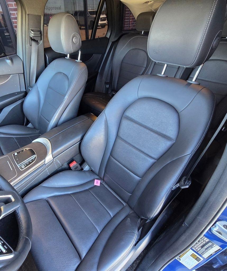 Mercedes-Benz GLC-Class  2022