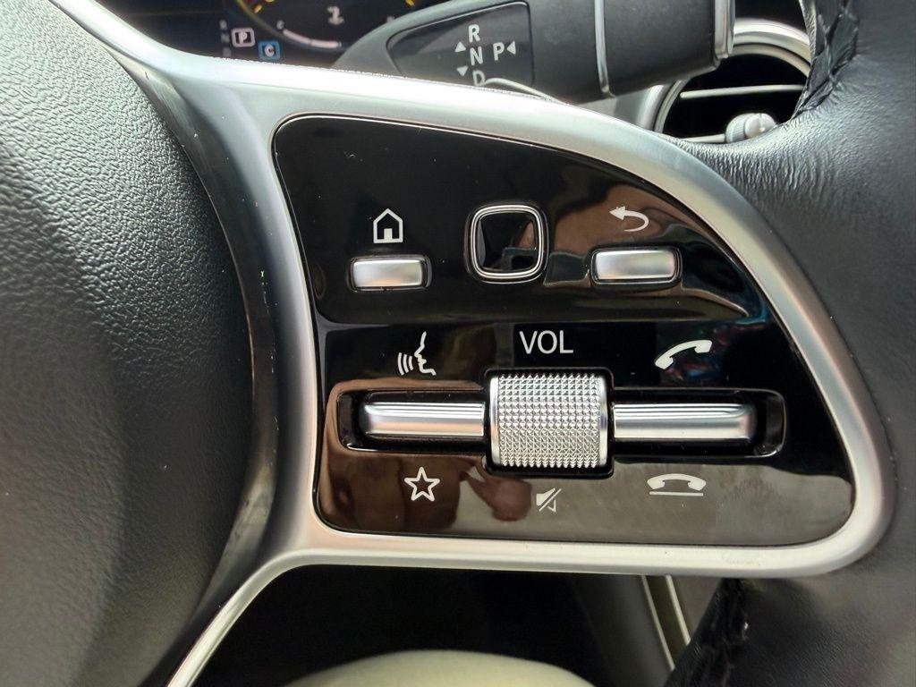 Mercedes-Benz GLC-Class  2022