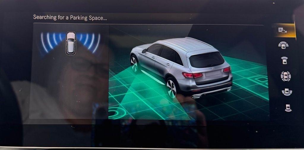 Mercedes-Benz GLC-Class  2022