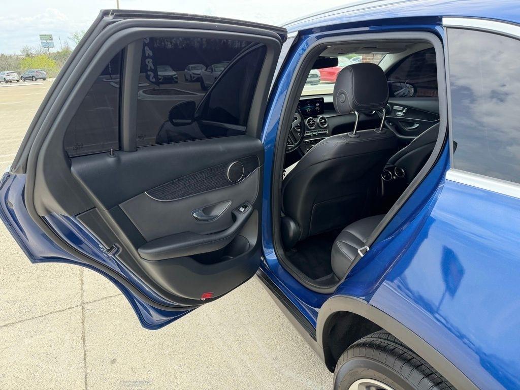 Mercedes-Benz GLC-Class  2022