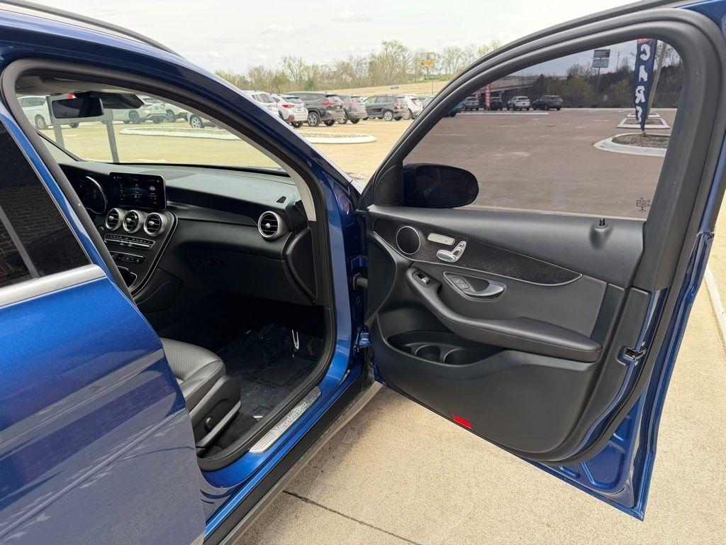 Mercedes-Benz GLC-Class  2022