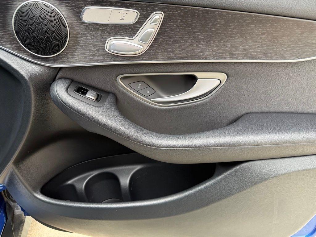 Mercedes-Benz GLC-Class  2022