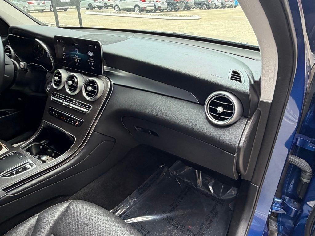 Mercedes-Benz GLC-Class  2022