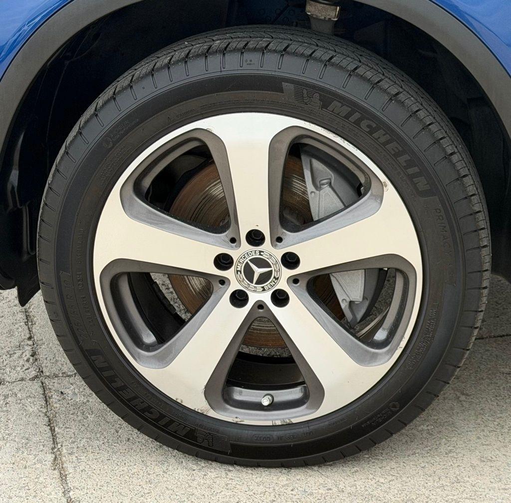 Mercedes-Benz GLC-Class  2022