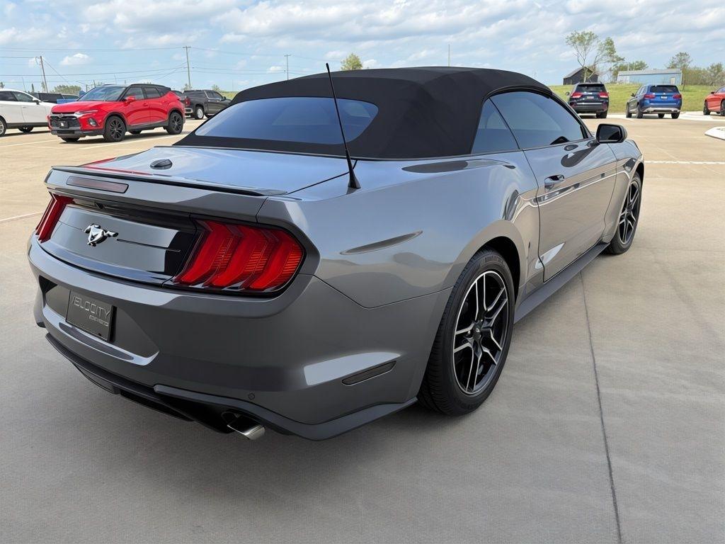 Ford Mustang  2021