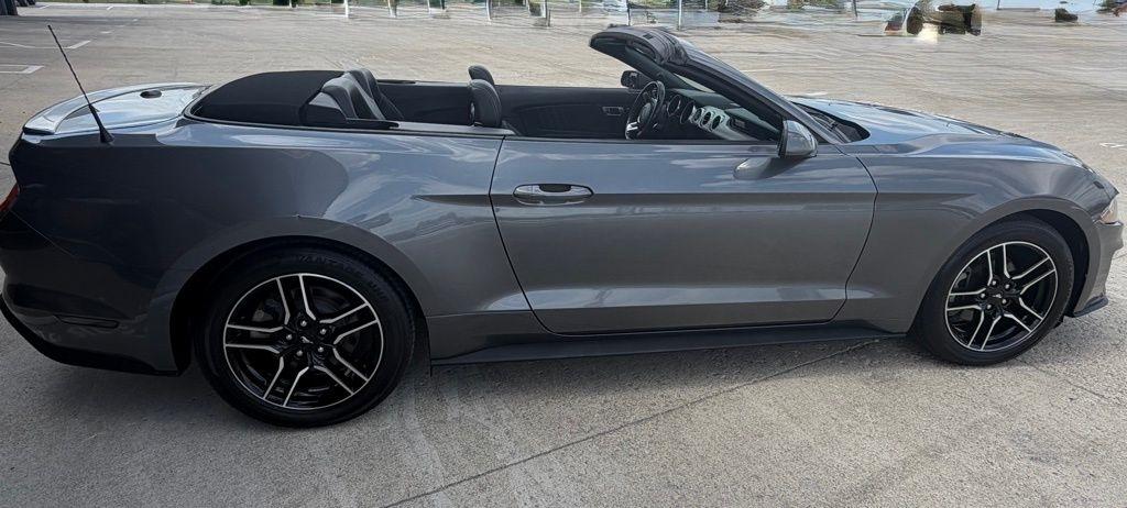 Ford Mustang  2021