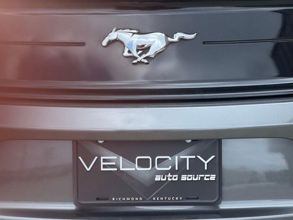 Ford Mustang  2021