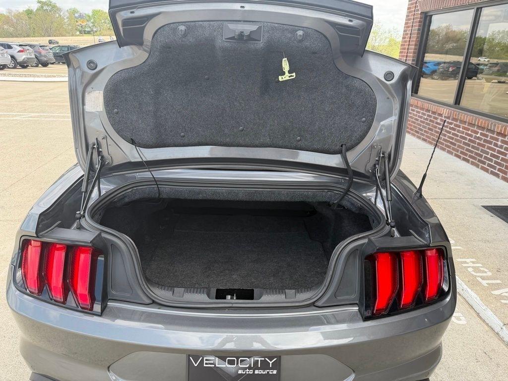 Ford Mustang  2021
