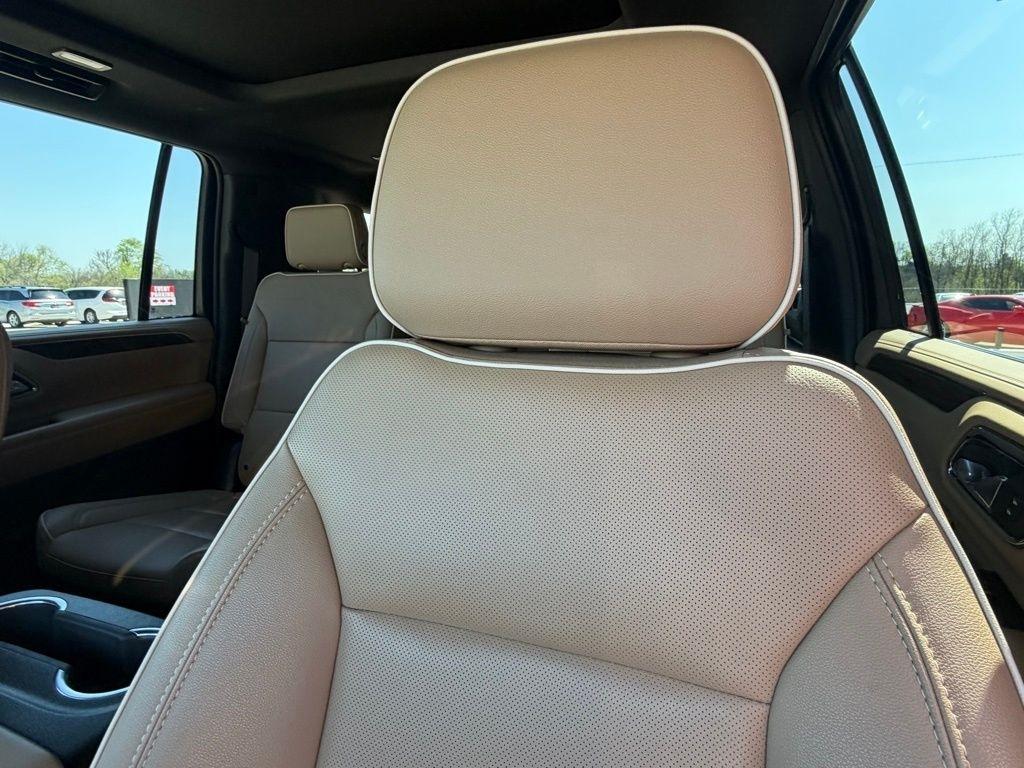 Chevrolet Suburban  2023