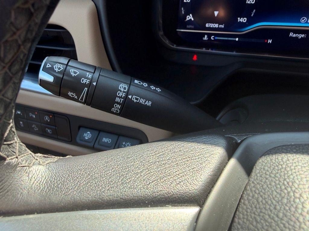 Chevrolet Suburban  2023