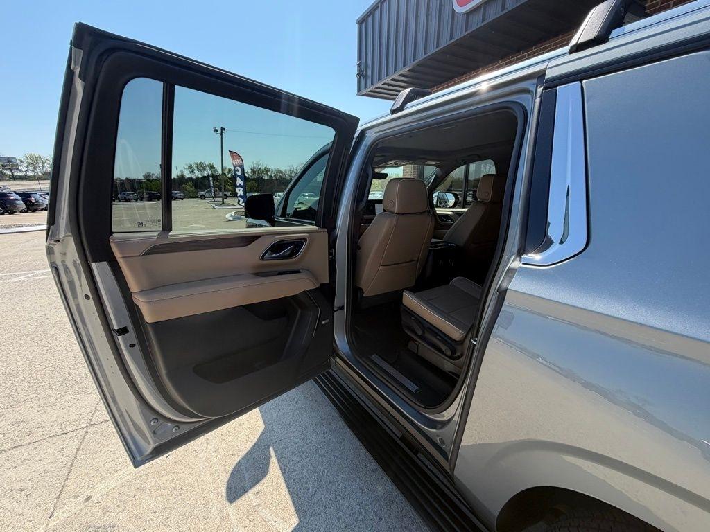 Chevrolet Suburban  2023