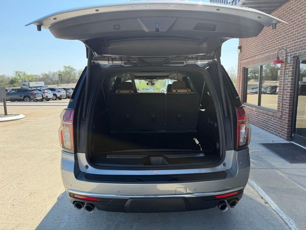 Chevrolet Suburban  2023