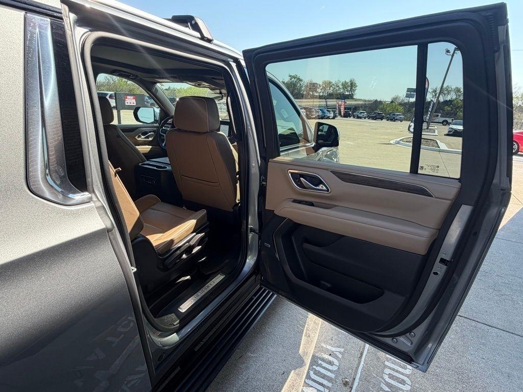 Chevrolet Suburban  2023