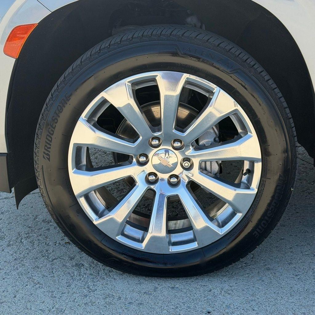 Chevrolet Suburban  2023