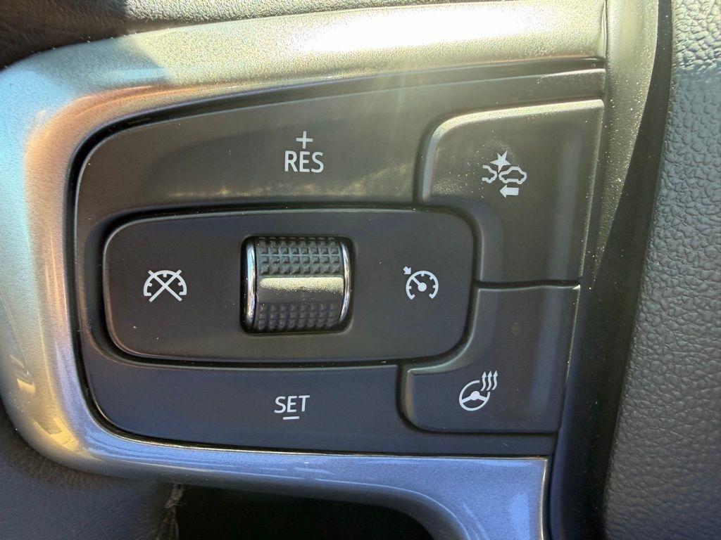 Chevrolet Suburban  2023