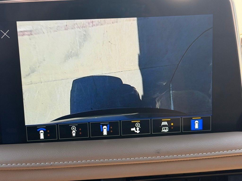 Chevrolet Suburban  2023
