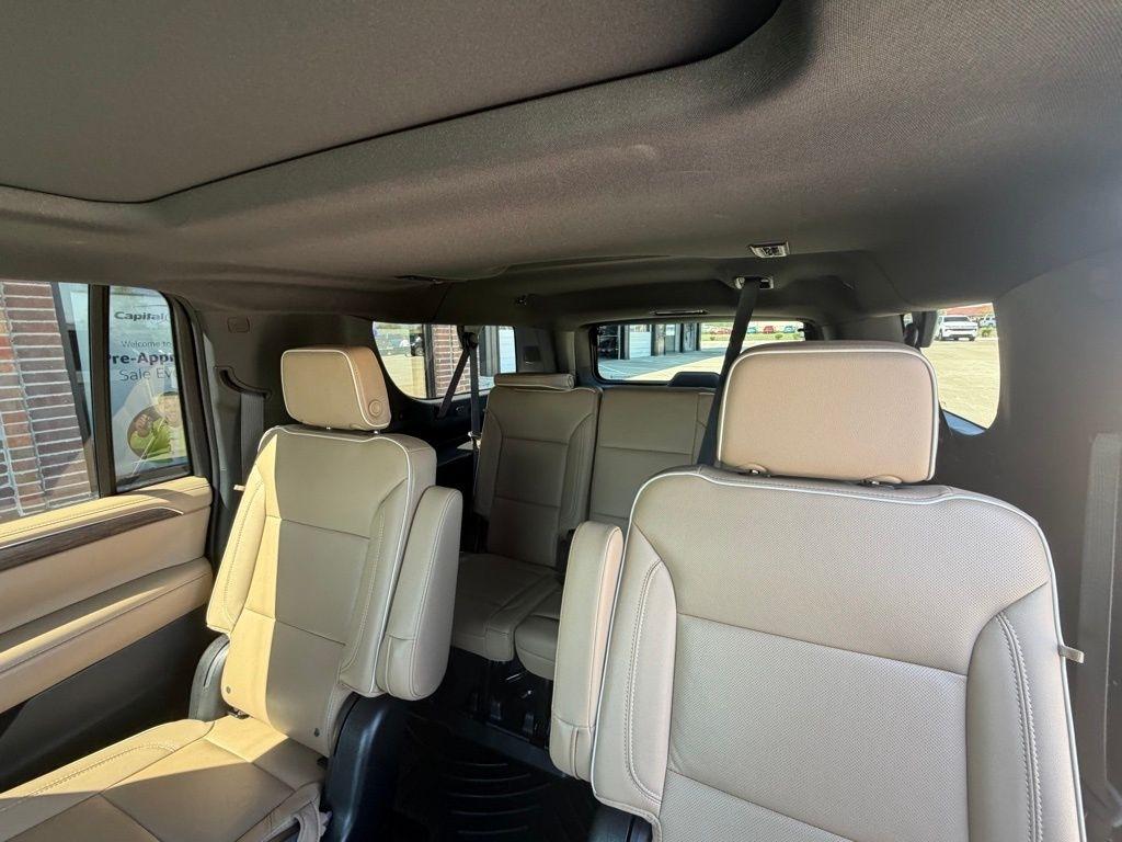 Chevrolet Suburban  2023