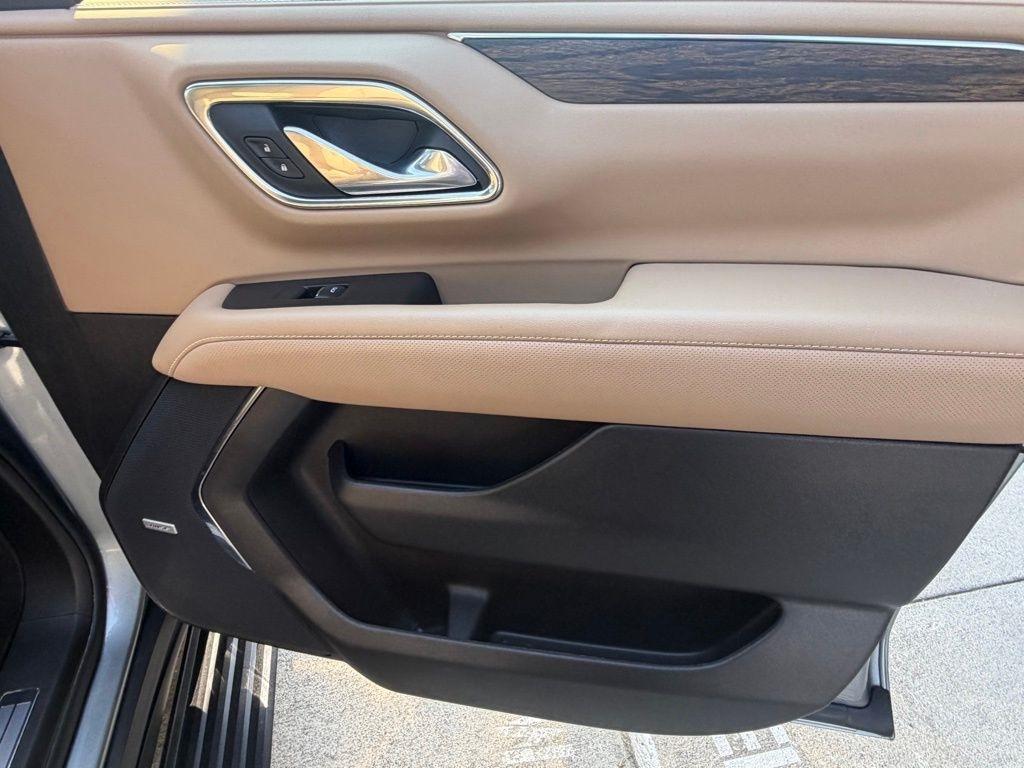 Chevrolet Suburban  2023