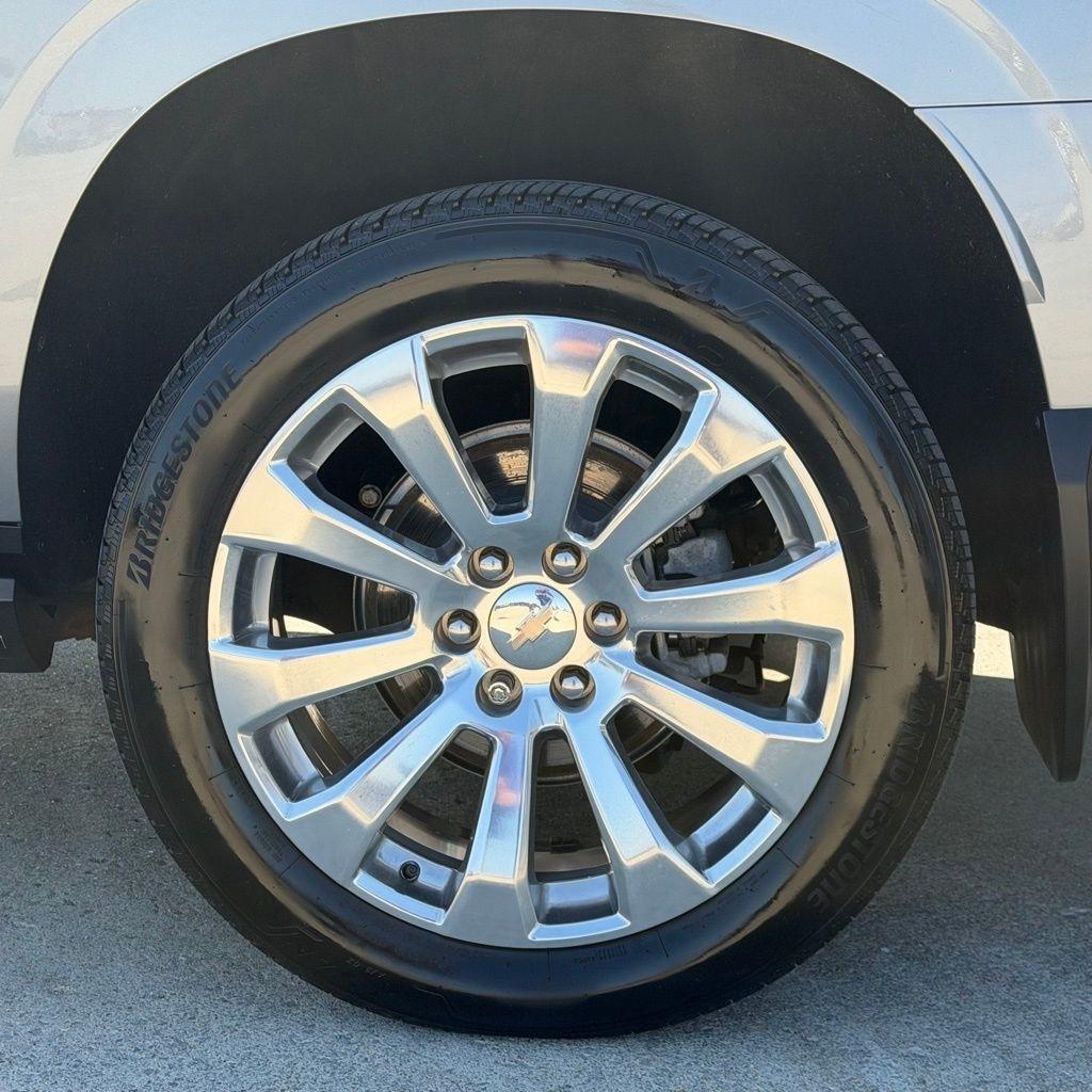 Chevrolet Suburban  2023