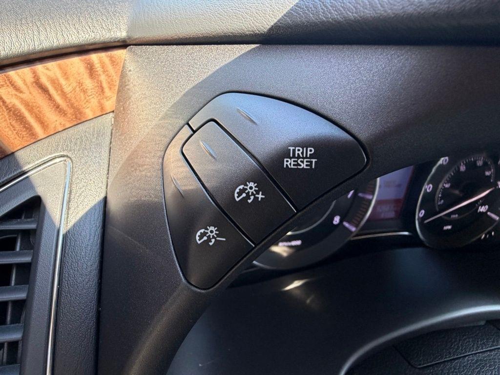 Nissan Armada  2018