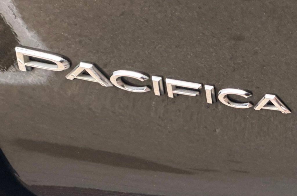 Chrysler Pacifica  2023
