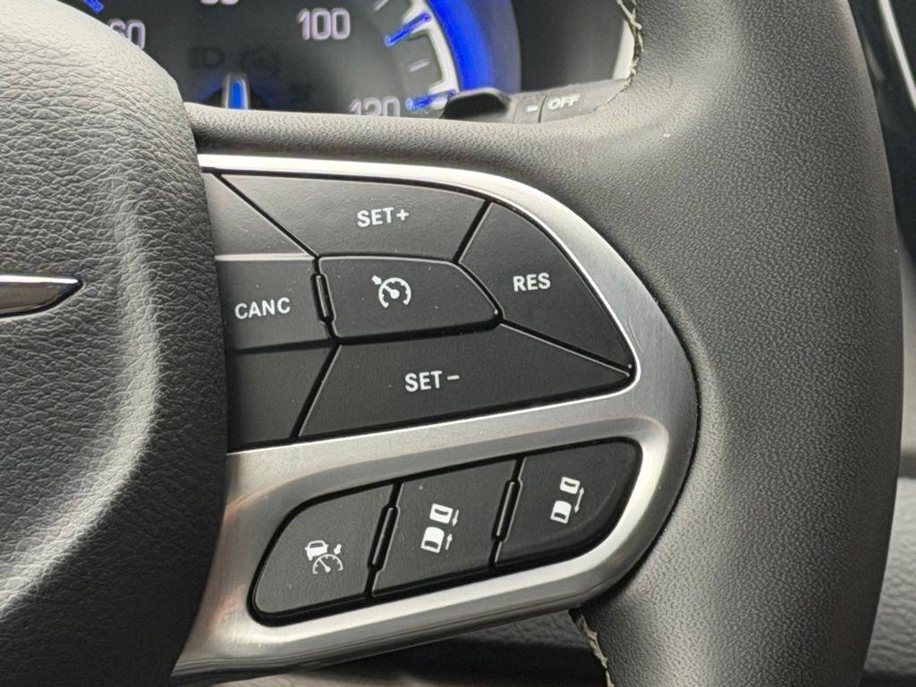 Chrysler Pacifica  2023