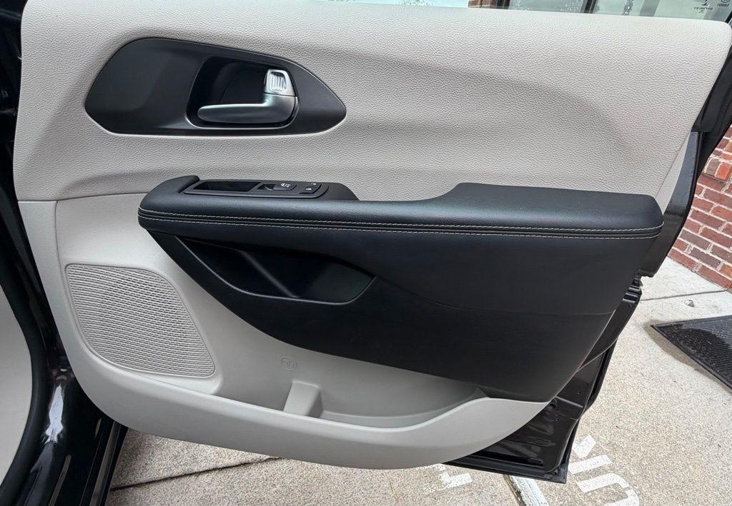 Chrysler Pacifica  2023