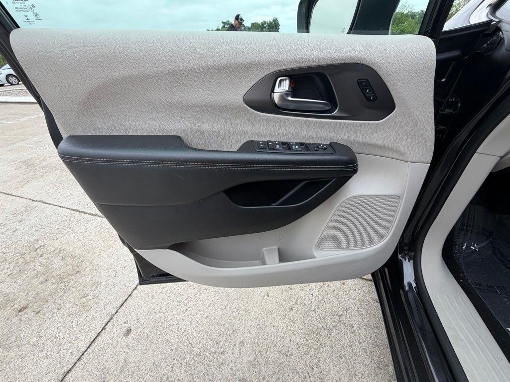 Chrysler Pacifica  2023
