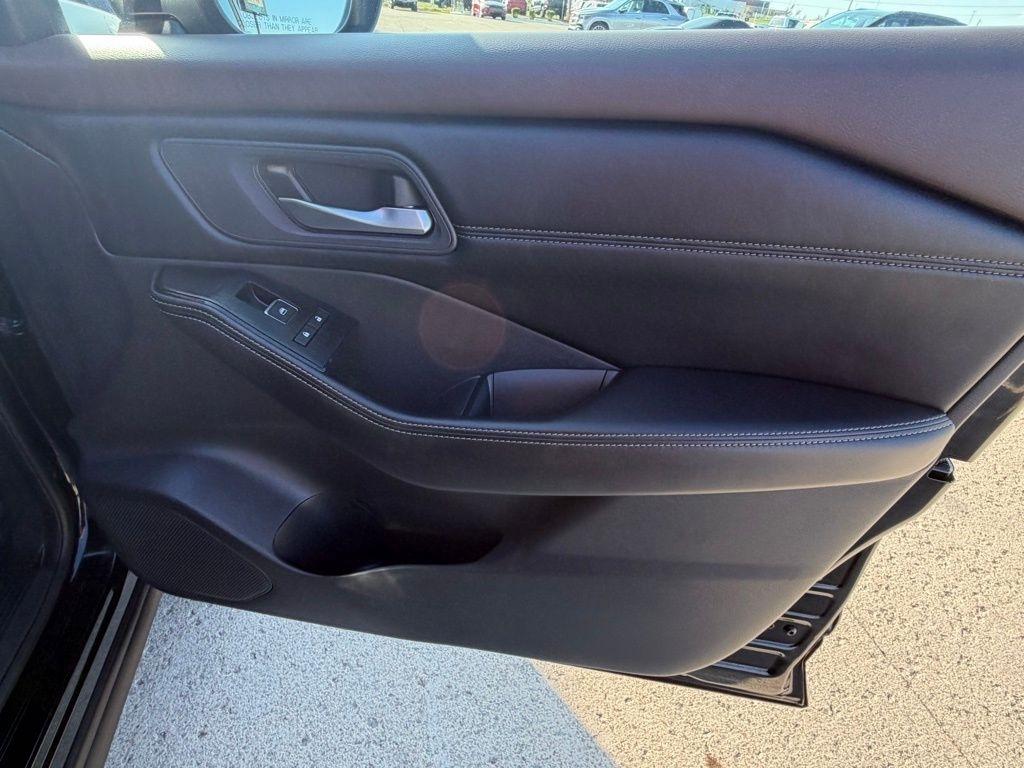 Nissan Rogue  2023