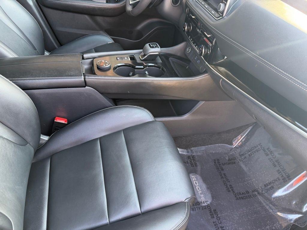 Nissan Rogue  2023