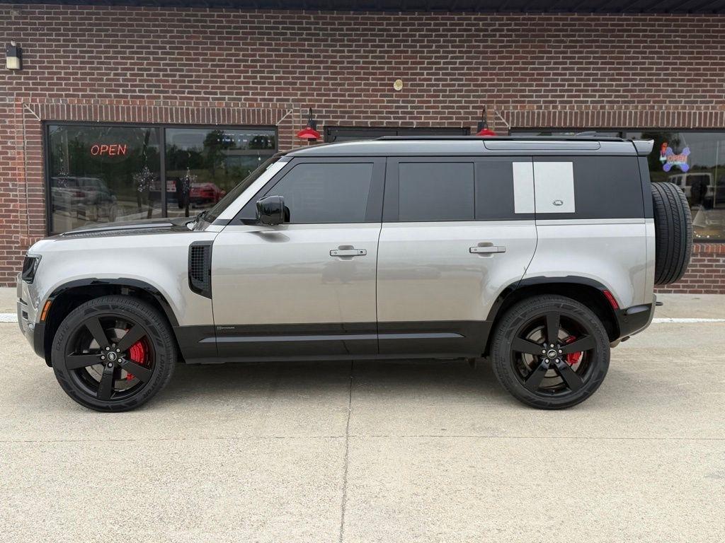 Land Rover Defender  2021