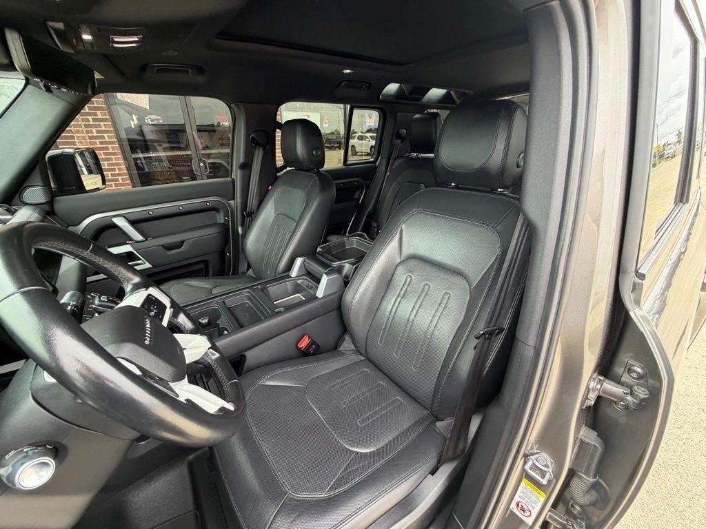 Land Rover Defender  2021