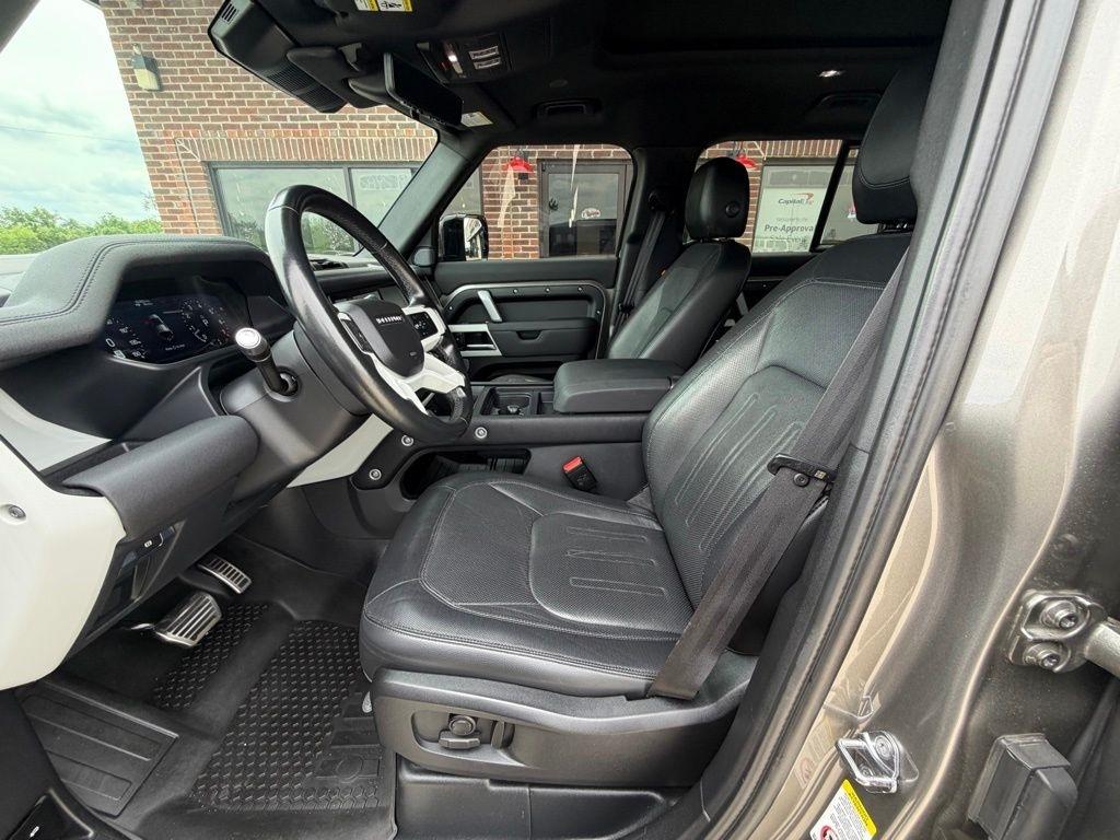 Land Rover Defender  2021
