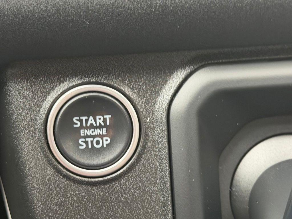 Land Rover Defender  2021